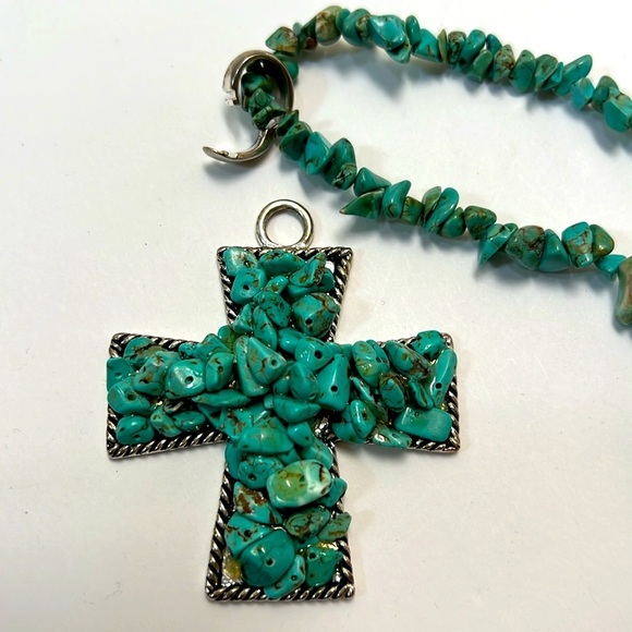 TRIPLE STRAND TURQUOISE NUGGET NECKLACE WITH 3” TURQUOISE CROSS - Picture 8 of 8